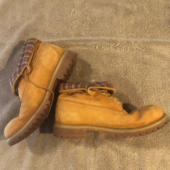 Mens Timberland boots. Size 12. Used in good condition. - Picture 3 of 9